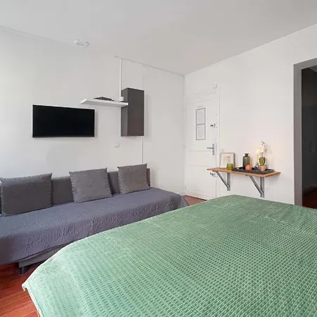 Large Modern Studio Close To The Eiffel Tower And Highlights Párizs
