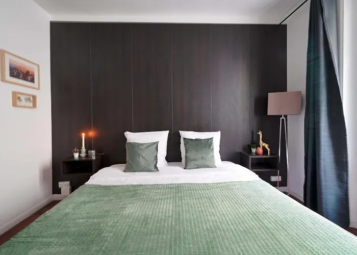 Large Modern Studio Close To The Eiffel Tower And Highlights *